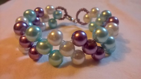 Bracciale composto con perle                      5 Euro