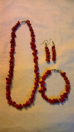 Colmpleto con pietre     30 Euro