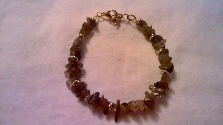 Bracciale con pietre        8 Euro