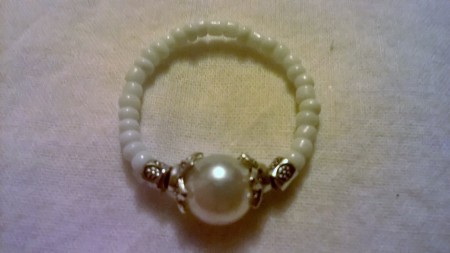 Anello con perle-perline     3 Euro