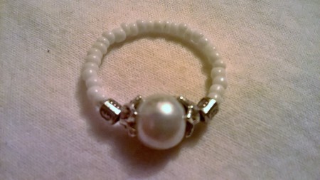 Anello con perle-perline  2 Euro