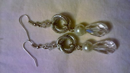 Orecchini con catena diamantata-swarovski  8 Euro