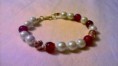 Bracciale composto da perle-pietre                7 Euro